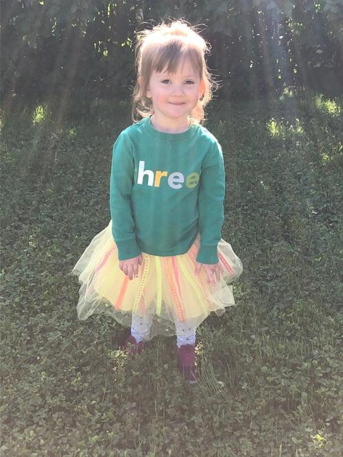 Cô bé Leona. Ảnh: Twitter.