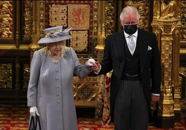 Nữ hoàng và Thái tử Charles trong buổi đọc diễn văn Khai mạc Quốc hội Anh 2021. Ảnh: Getty Images.