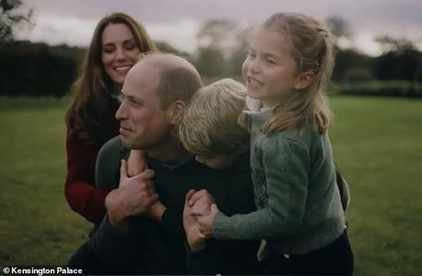 Các con của William - Kate cũng có vẻ rất thoải mái, tự do. Ảnh: Kensington Palace. Các con của William - Kate cũng có vẻ rất thoải mái, tự do. Ảnh: Kensington Palace.