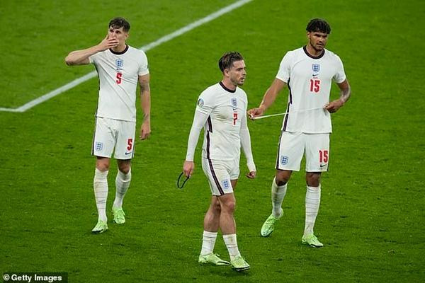 Đội tuyển Anh chưa có trận đấu nào ấn tượng ở EURO 2020, nhưng một cầu thủ đang có phong độ cao thì cứ phải ngồi ngoài. Ảnh: Getty Images. Đội tuyển Anh chưa có trận đấu nào ấn tượng ở EURO 2020, nhưng một cầu thủ đang có phong độ cao thì cứ phải ngồi ngoài. Ảnh: Getty Images.