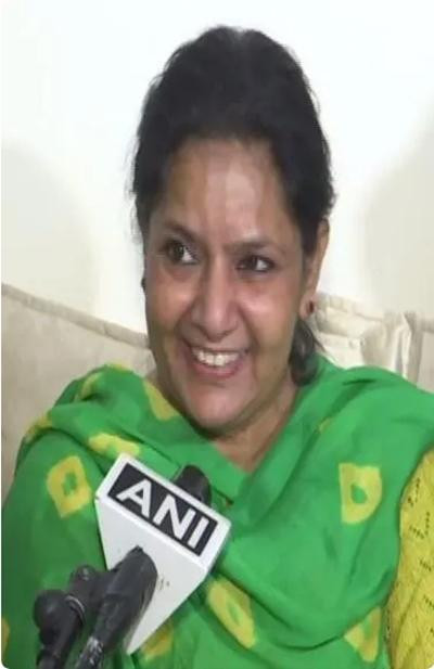 Mẹ của Harnaaz Sandhu. Ảnh: ANI. Mẹ của Harnaaz Sandhu. Ảnh: ANI.