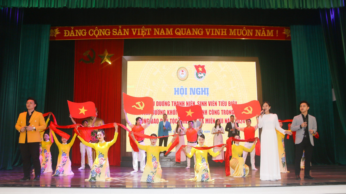 Các hoạt động giao lưu văn hoá, văn nghệ tại hội nghị.