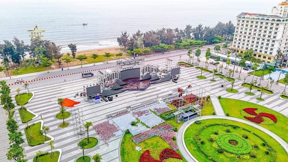 Đêm khai mạc sẽ diễn ra tại sân khấu Quảng trường biển Sầm Sơn Đêm khai mạc sẽ diễn ra tại sân khấu Quảng trường biển Sầm Sơn