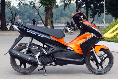 Yên khá thấp phù hợp cho cả nam và nữ