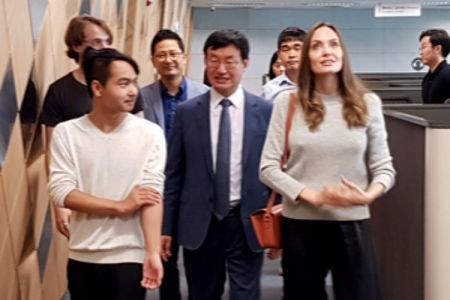 Maddox lần đầu lên tiếng về tin đồn bất hòa với bố nuôi Brad Pitt ảnh 3