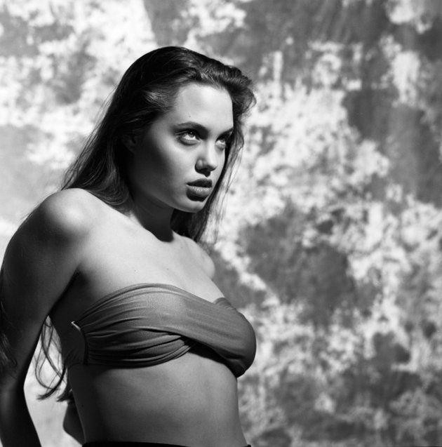 Angelina Jolie gợi cảm căng đầy sức sống trong ảnh áo tắm năm 16 tuổi ảnh 15