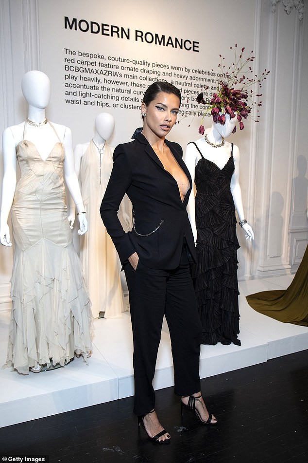 Adriana Lima không nội y, nóng bỏng đầy quyền lực ảnh 5