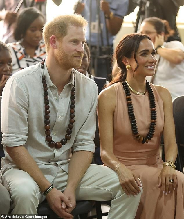 Harry và Meghan đang ở Nigeria. Ảnh: Getty Images. Harry và Meghan đang ở Nigeria. Ảnh: Getty Images.