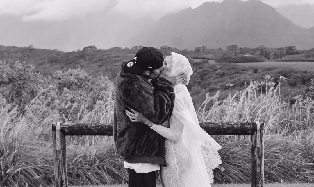 Sau nhiều đồn đoán, vợ chồng Bieber cũng xác nhận tin mang thai bằng bộ ảnh lãng mạn. Ảnh: IG. Sau nhiều đồn đoán, vợ chồng Bieber cũng xác nhận tin mang thai bằng bộ ảnh lãng mạn. Ảnh: IG.