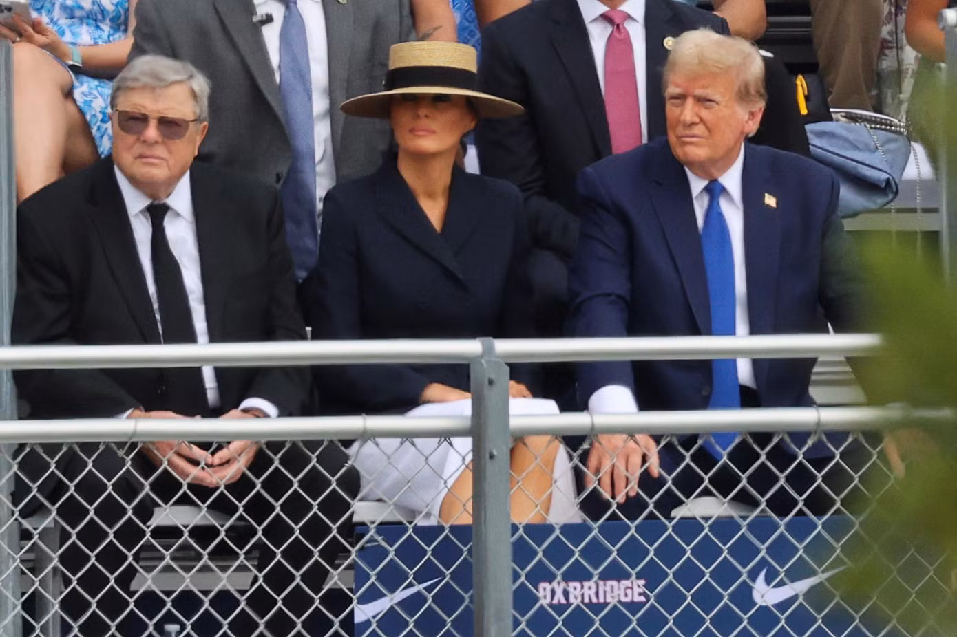 Bà Melania nổi bật với thời trang sang trọng và cao cấp. Ảnh: Reuters. Bà Melania nổi bật với thời trang sang trọng và cao cấp. Ảnh: Reuters.