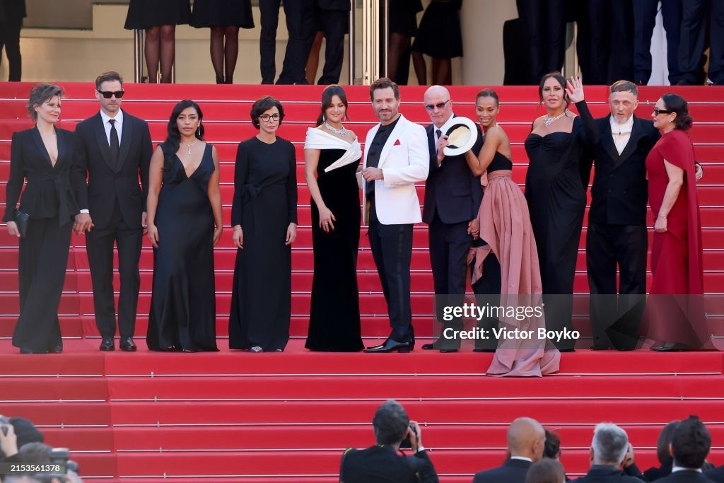 Dàn diễn viên và ê kíp phim Emilia Perez ra mắt tại Liên hoan phim Cannes 2024. Bộ phim hài ca nhạc dự kiến ra rạp vào ngày 28/8.