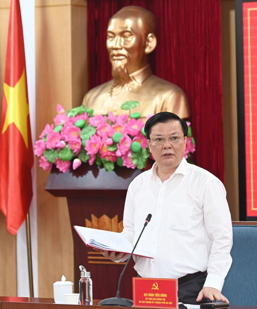 Ủy viên Bộ Chính trị, Bí thư Thành ủy Hà Nội Đinh Tiến Dũng