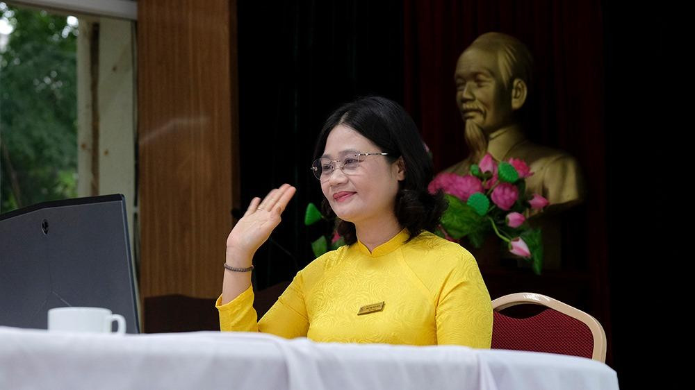 Cô Tô Thị Hải Yến, hiệu trưởng trường THCS Giảng Võ (Ba Đình, Hà Nội) gửi lời chào, lời chúc năm học mới đến toàn thể học sinh nhà trường Cô Tô Thị Hải Yến, hiệu trưởng trường THCS Giảng Võ (Ba Đình, Hà Nội) gửi lời chào, lời chúc năm học mới đến toàn thể học sinh nhà trường