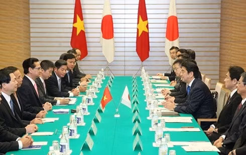 Thủ tướng Nguyễn Tấn Dũng hội đàm với Thủ tướng Nhật Bản Shinzo Abe. 
