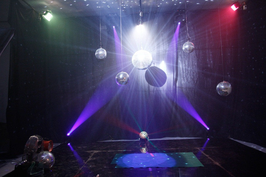 Sân khấu hoành tráng dành cho buổi chụp hình