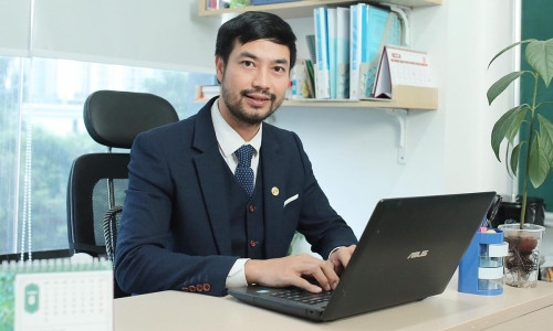 Thầy giáo Nguyễn Thành Công