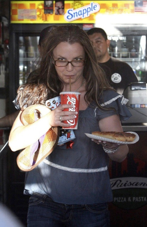 Hình ảnh khá luộm thuộm của một ngôi sao nhạc thế giới