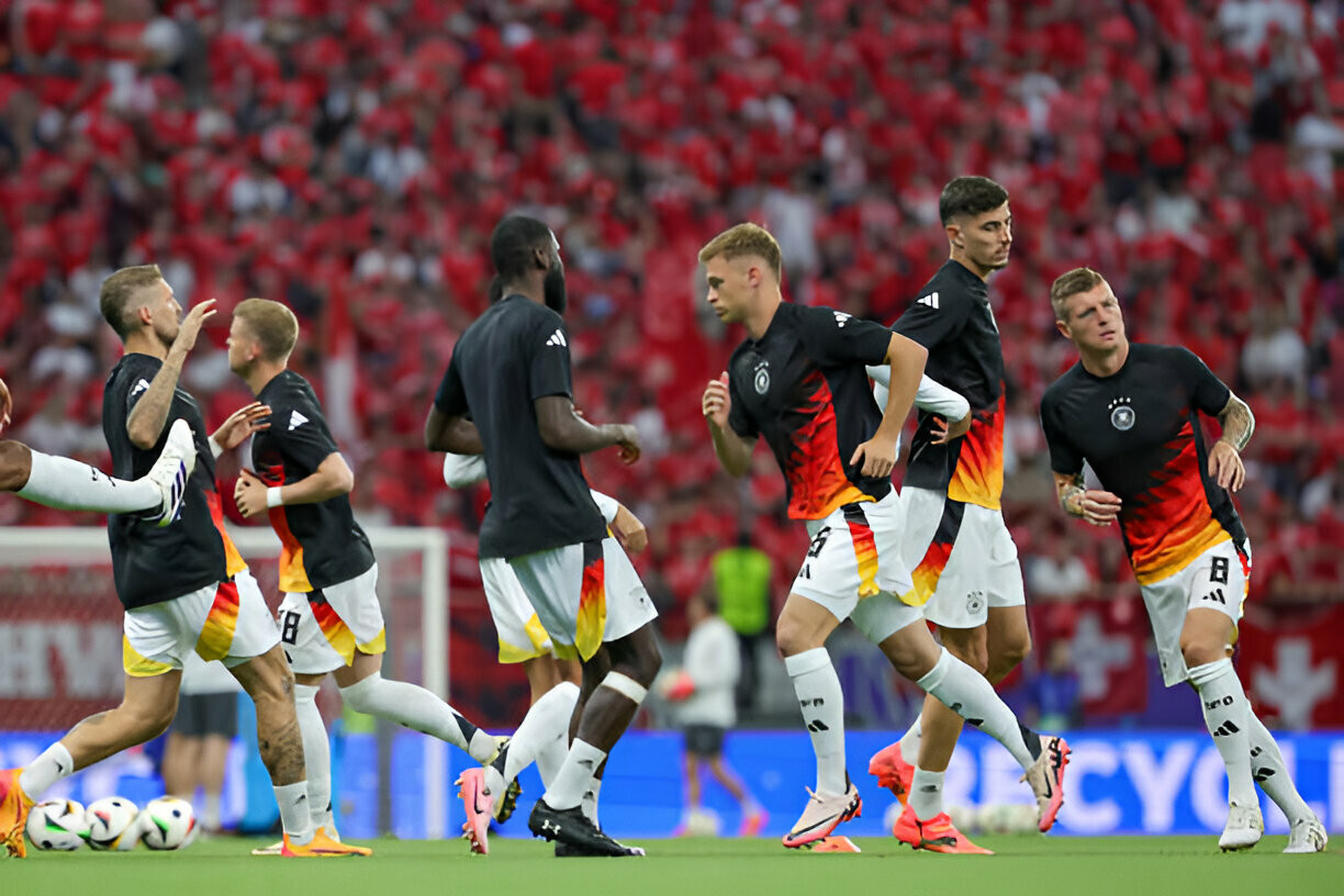 Gỡ hòa phút bù giờ, Đức hú vía giữ lại ngôi đầu bảng A trước Thụy Sỹ ảnh 12 Gỡ hòa phút bù giờ, Đức hú vía giữ lại ngôi đầu bảng A trước Thụy Sỹ ảnh 12