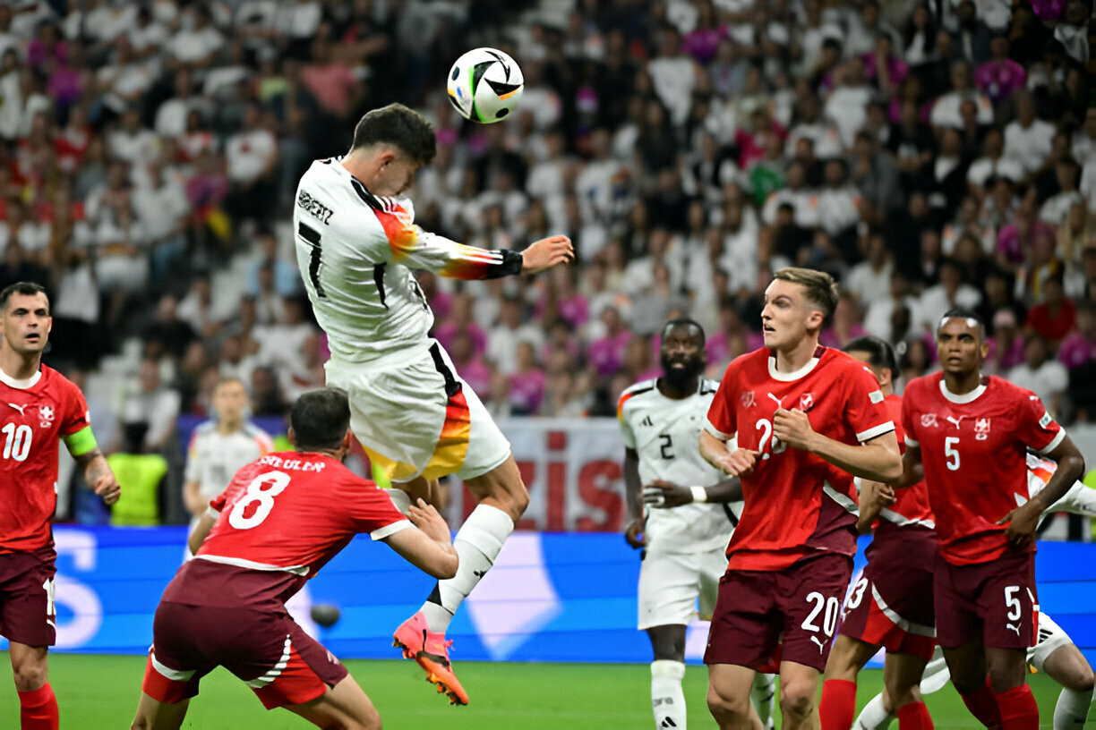Gỡ hòa phút bù giờ, Đức hú vía giữ lại ngôi đầu bảng A trước Thụy Sỹ ảnh 24 Gỡ hòa phút bù giờ, Đức hú vía giữ lại ngôi đầu bảng A trước Thụy Sỹ ảnh 24