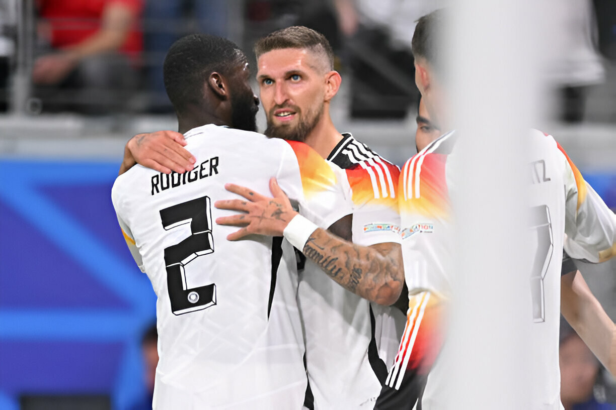 Gỡ hòa phút bù giờ, Đức hú vía giữ lại ngôi đầu bảng A trước Thụy Sỹ ảnh 17 Gỡ hòa phút bù giờ, Đức hú vía giữ lại ngôi đầu bảng A trước Thụy Sỹ ảnh 17