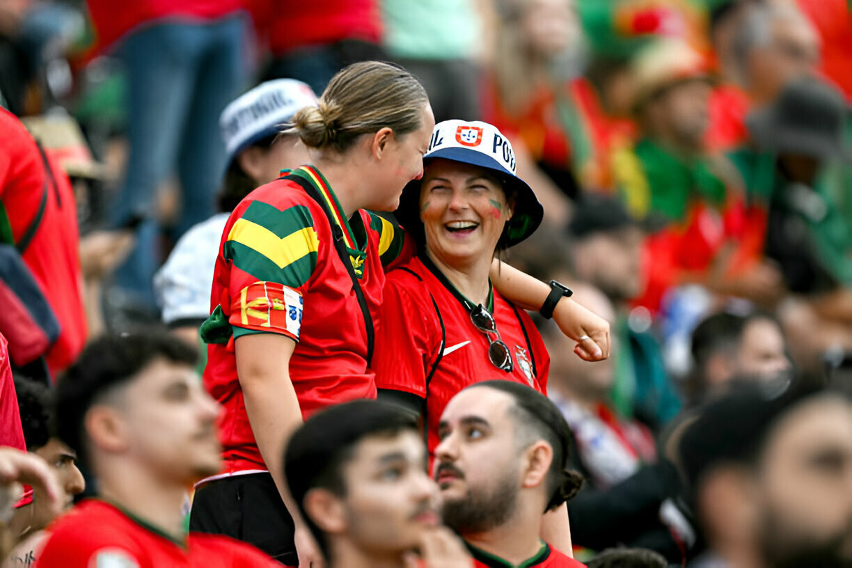 Thủ môn Diego Costa làm chuyện khó tin, Bồ Đào Nha loại Slovenia sau loạt luân lưu ảnh 11 Thủ môn Diego Costa làm chuyện khó tin, Bồ Đào Nha loại Slovenia sau loạt luân lưu ảnh 11