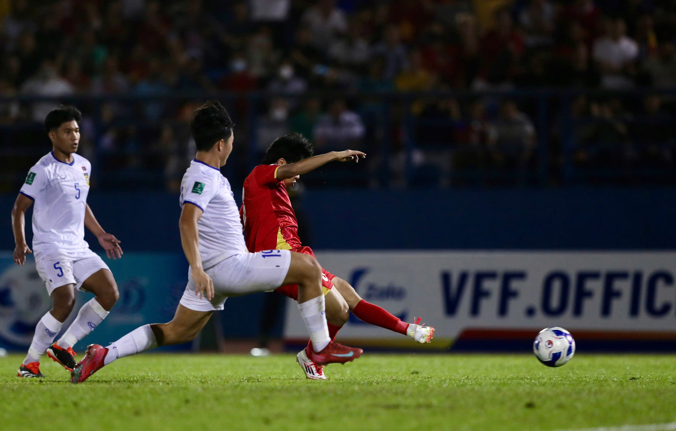 Đội tuyển Việt Nam đại phá Lào ảnh 24