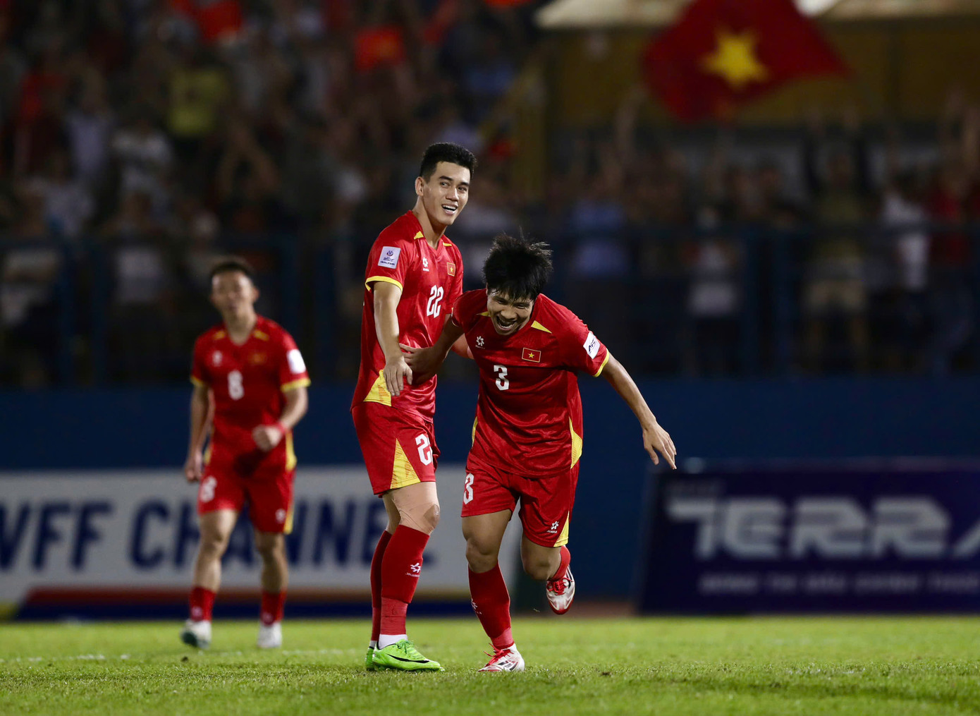 Đội tuyển Việt Nam đại phá Lào ảnh 25