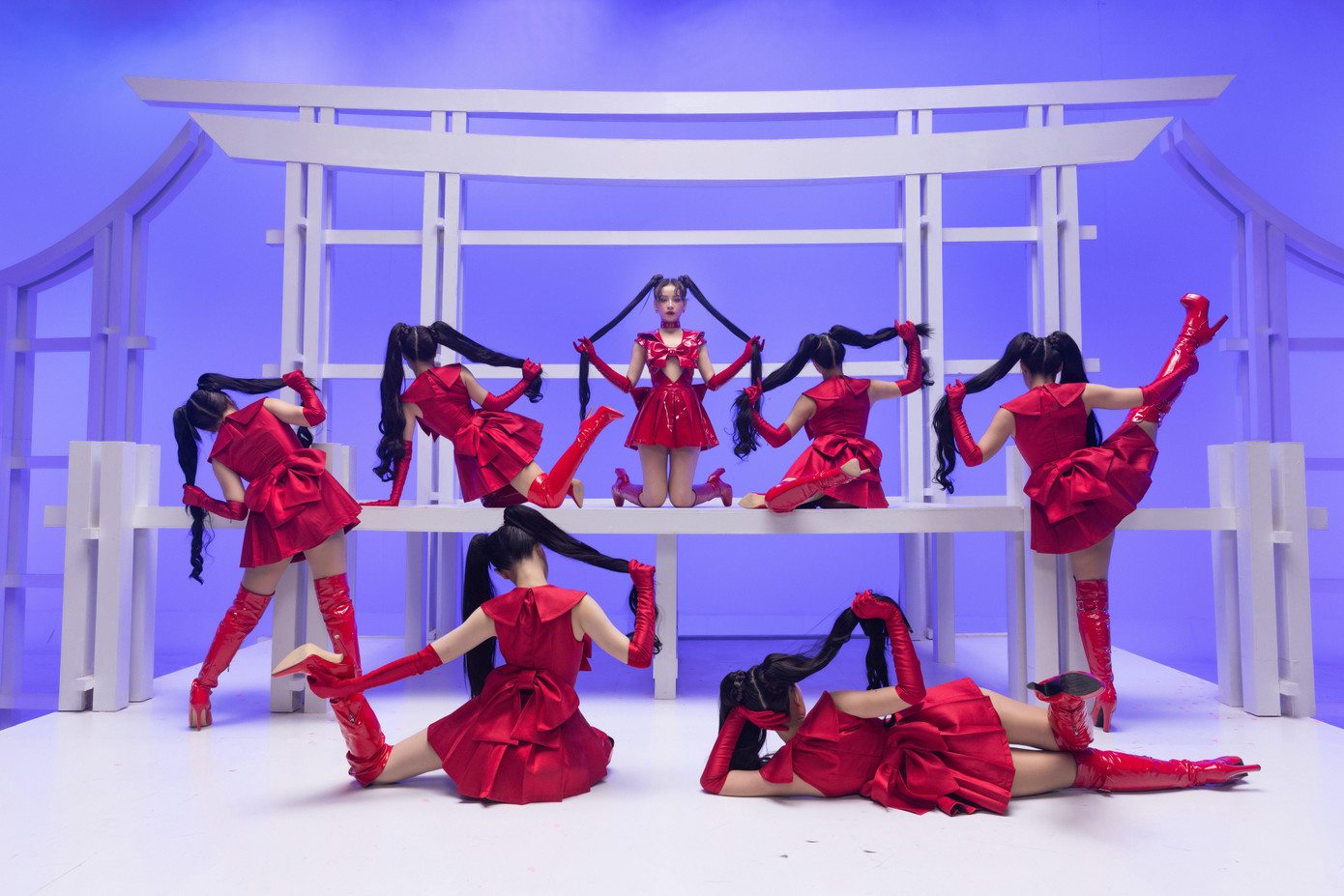 Những cảnh quay gợi cảm, kết hợp lời bài hát khiến Chi Pu bị chỉ trích. Ảnh: NVCC. Những cảnh quay gợi cảm, kết hợp lời bài hát khiến Chi Pu bị chỉ trích. Ảnh: NVCC.