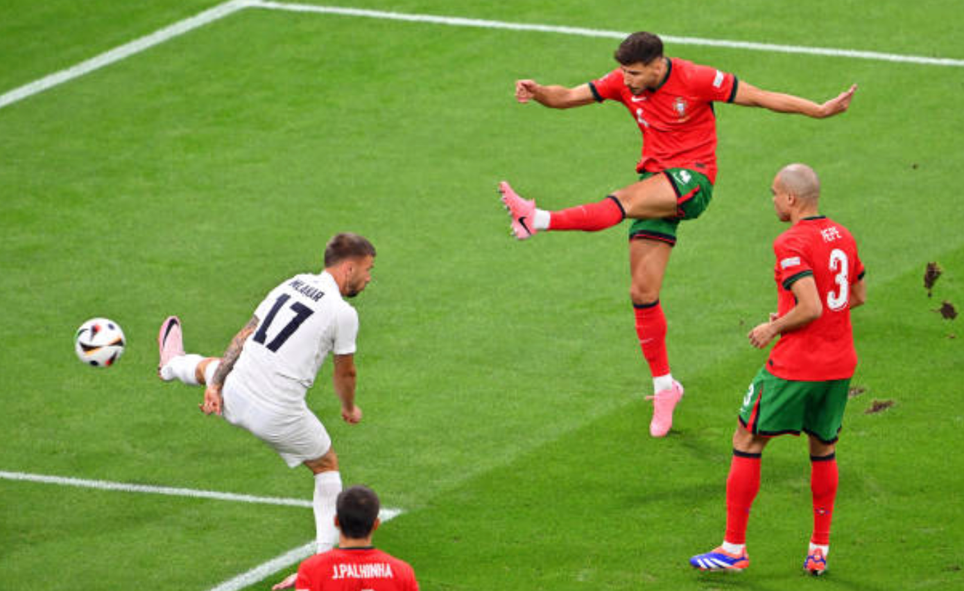 Thủ môn Diego Costa làm chuyện khó tin, Bồ Đào Nha loại Slovenia sau loạt luân lưu ảnh 19 Thủ môn Diego Costa làm chuyện khó tin, Bồ Đào Nha loại Slovenia sau loạt luân lưu ảnh 19