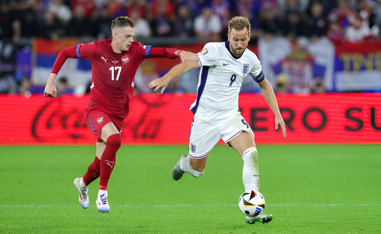 Kane chơi mờ nhạt trước Serbia.