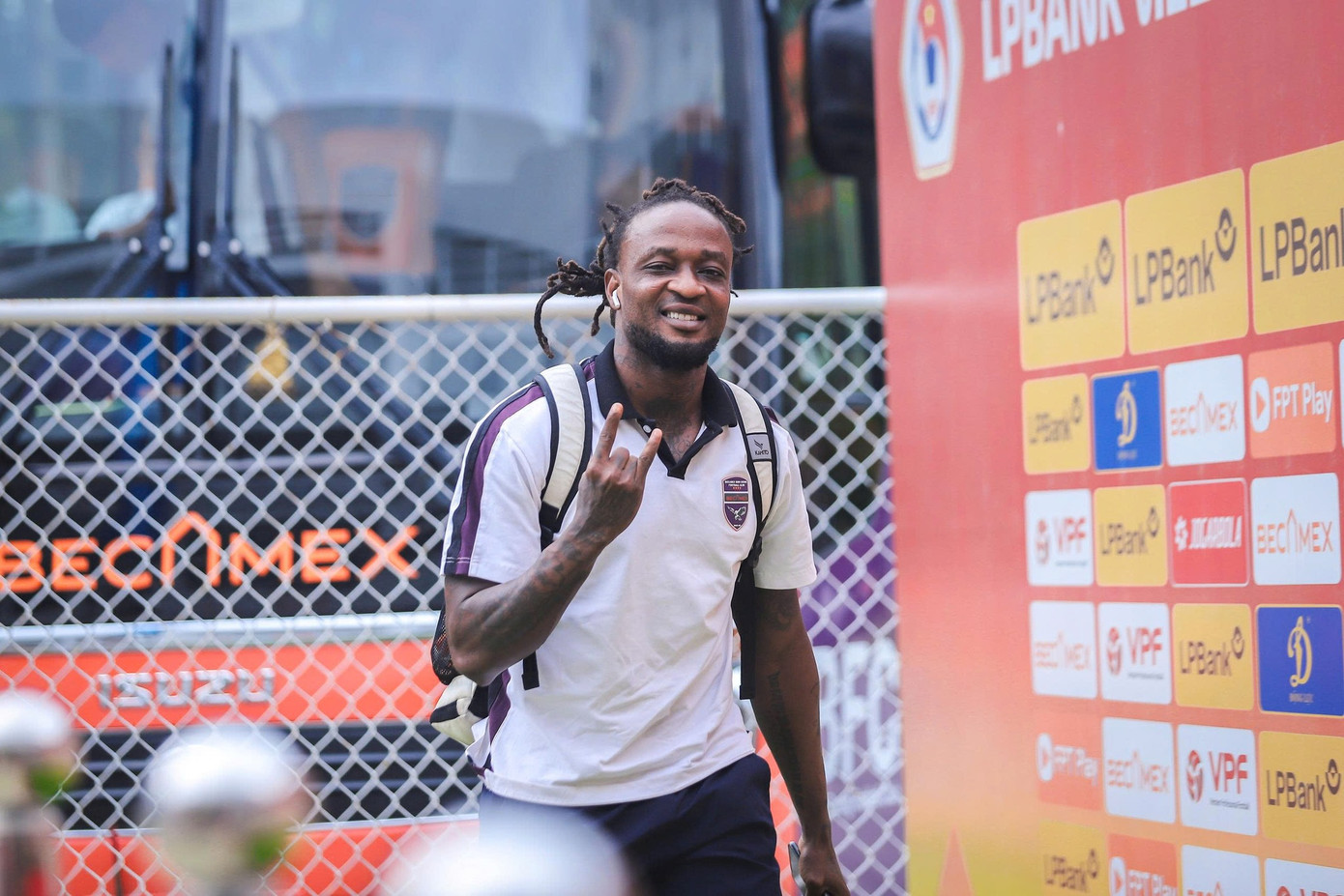 CAHN ngược dòng ấn tượng trước Bình Dương ảnh 3