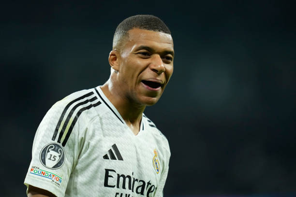 Mbappe và đồng đội khủng hoảng. Mbappe và đồng đội khủng hoảng.