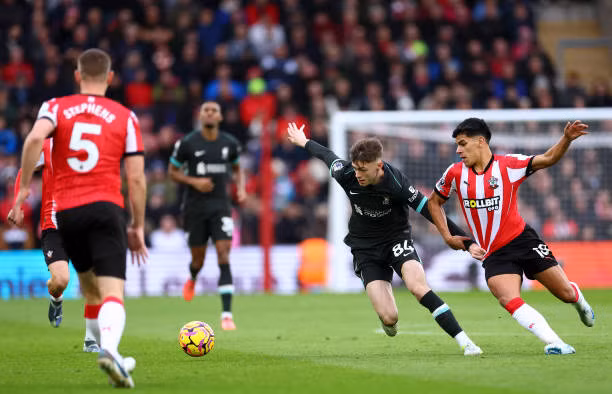 Liverpool thắng Southampton nhờ cú 'đúp' của Salah ảnh 6 Liverpool thắng Southampton nhờ cú 'đúp' của Salah ảnh 6