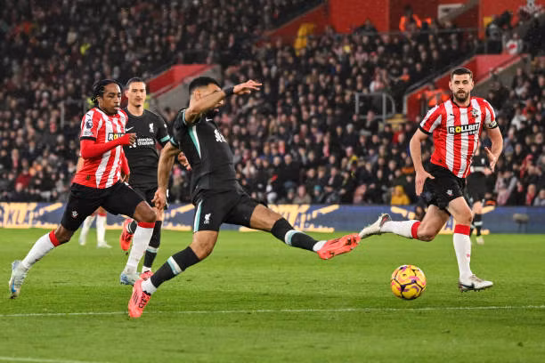 Liverpool thắng Southampton nhờ cú 'đúp' của Salah ảnh 19 Liverpool thắng Southampton nhờ cú 'đúp' của Salah ảnh 19