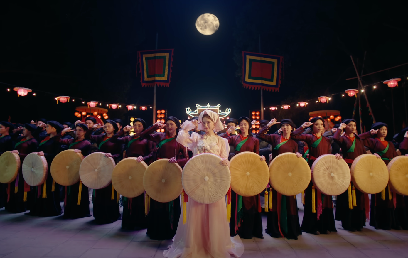 Bắc Bling chinh phục trái tim của hàng triệu khán giả nhờ sự kết hợp giữa âm nhạc truyền thống và hiện đại. Bắc Bling chinh phục trái tim của hàng triệu khán giả nhờ sự kết hợp giữa âm nhạc truyền thống và hiện đại.