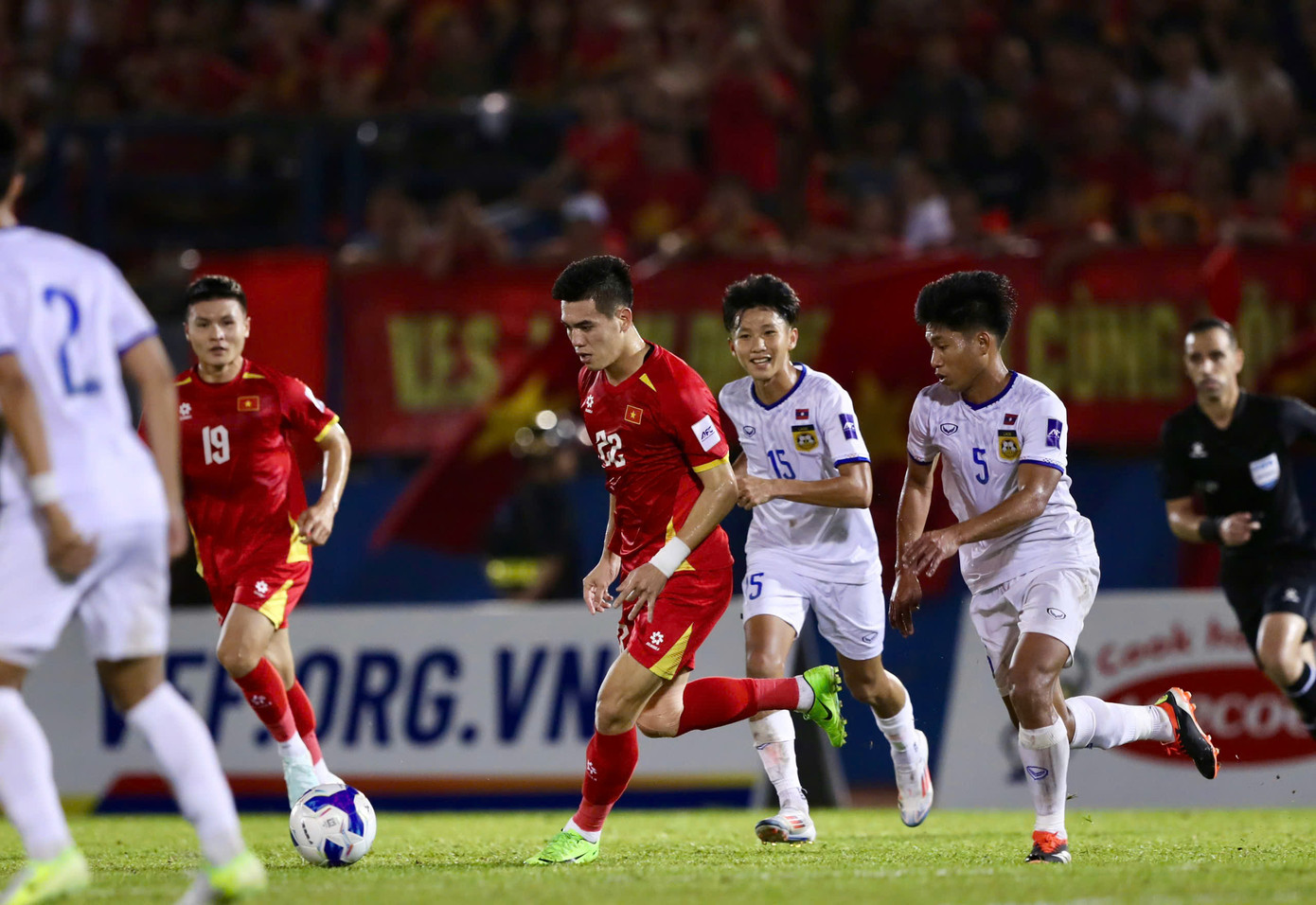 Đội tuyển Việt Nam đại phá Lào ảnh 33