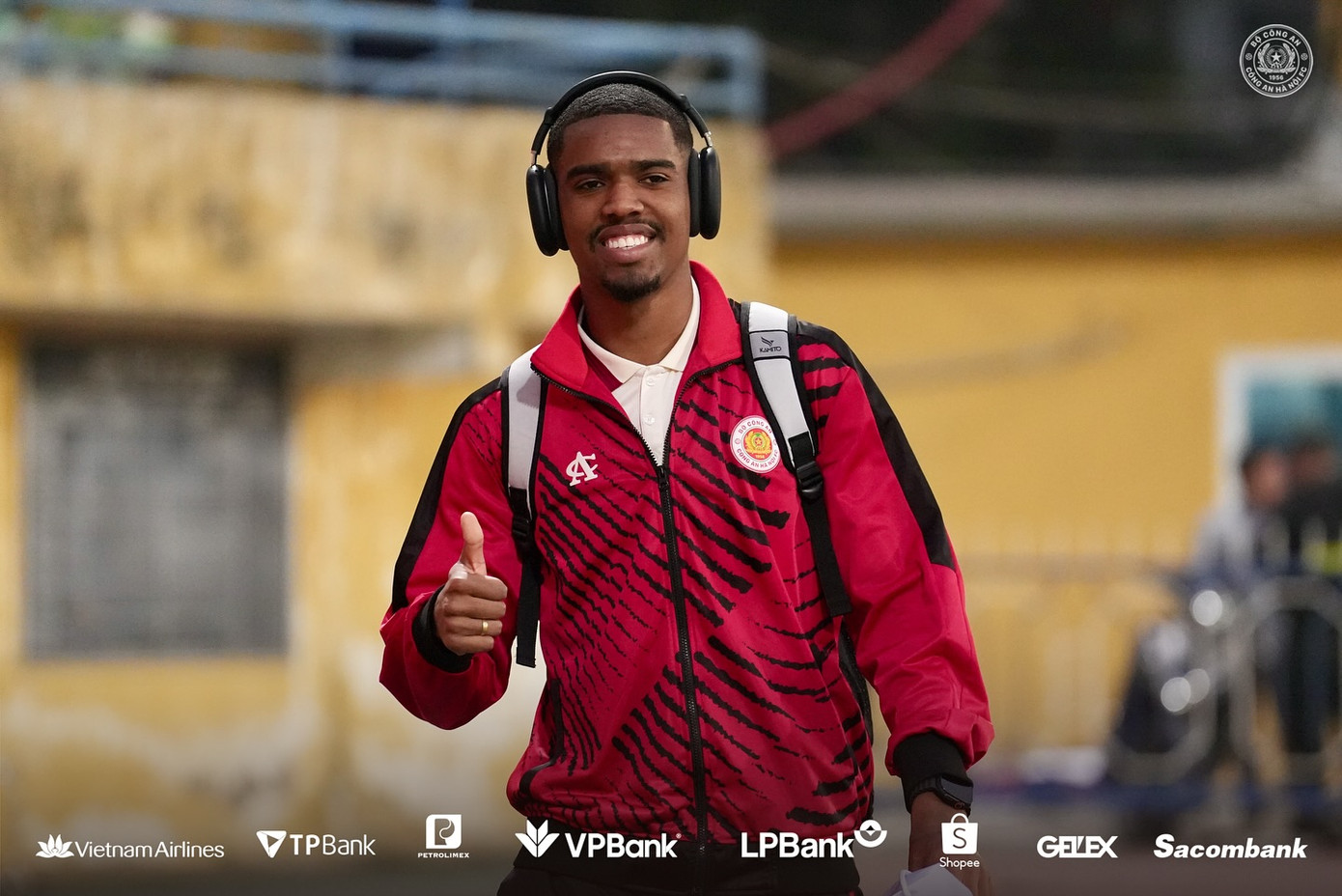 CAHN bất lực trước 10 cầu thủ SLNA ảnh 4 CAHN bất lực trước 10 cầu thủ SLNA ảnh 4