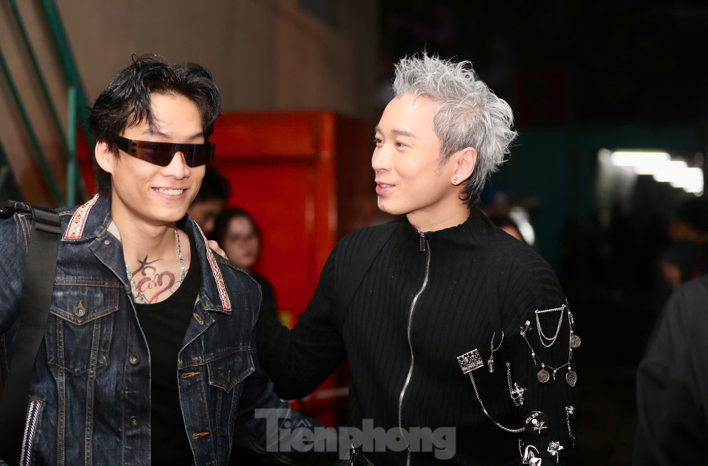 Đêm 14/12, đêm công bố trao giải Rap Việt mùa 4 được truyền hình trực tiếp tại TP.HCM. Chỉ có số lượng ít khán giả góp mặt trực tiếp tại trường quay, chứng kiến khoảnh khắc đăng quang Rap Việt mùa 4.