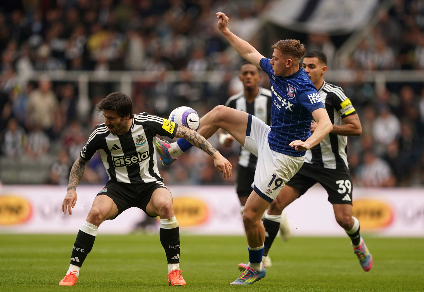 Ipswich Town bất lực trên sân Newcastle. Ipswich Town bất lực trên sân Newcastle.