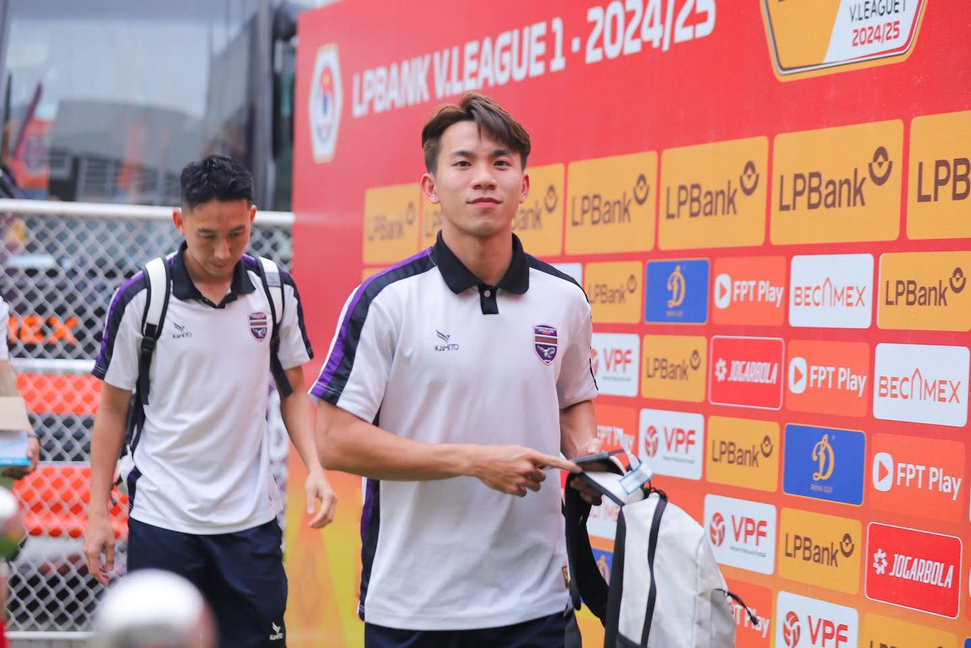 SLNA trắng tay trên sân Bình Dương, nguy cơ để SHB Đà Nẵng bám đuổi ảnh 6