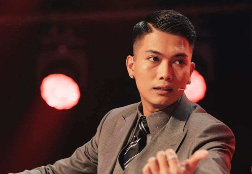 BigDaddy sẽ thử sức vai trò HLV Rap Việt mùa 3. Trước đó, anh từng đảm nhận vai trò tương tự ở King of Rap, song không để lại nhiều dấu ấn. Sau hơn 10 năm chơi rap, BigDaddy đã có chỗ đứng vững chắc trên thị trường nhạc Việt. So với khi làm HLV King of Rap, nam rapper cần cải thiện độ linh hoạt trong khâu "ăn nói" để bắt kịp sóng Rap Việt. BigDaddy sẽ thử sức vai trò HLV Rap Việt mùa 3. Trước đó, anh từng đảm nhận vai trò tương tự ở King of Rap, song không để lại nhiều dấu ấn. Sau hơn 10 năm chơi rap, BigDaddy đã có chỗ đứng vững chắc trên thị trường nhạc Việt. So với khi làm HLV King of Rap, nam rapper cần cải thiện độ linh hoạt trong khâu "ăn nói" để bắt kịp sóng Rap Việt.