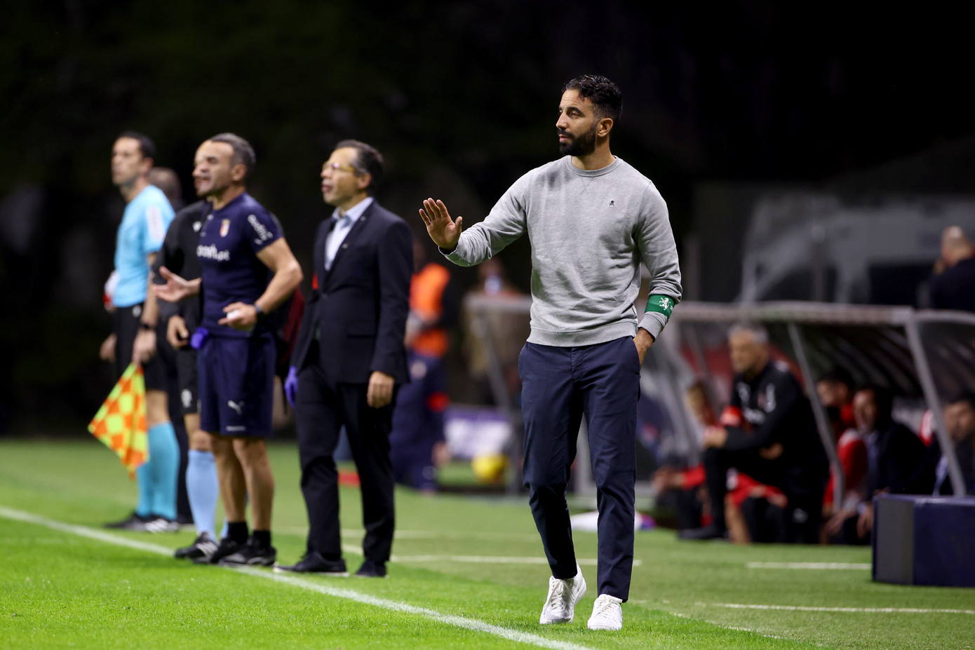 Amorim bắt đầu công việc HLV ở tuổi 33. Năm 2019, sự nghiệp HLV chuyên nghiệp của ông bắt đầu tại CLB Braga. Một năm sau, Amorim đến Sporting. Đến nay, Amorim cùng Sporting vô địch giải Bồ Đào Nha 2 lần.