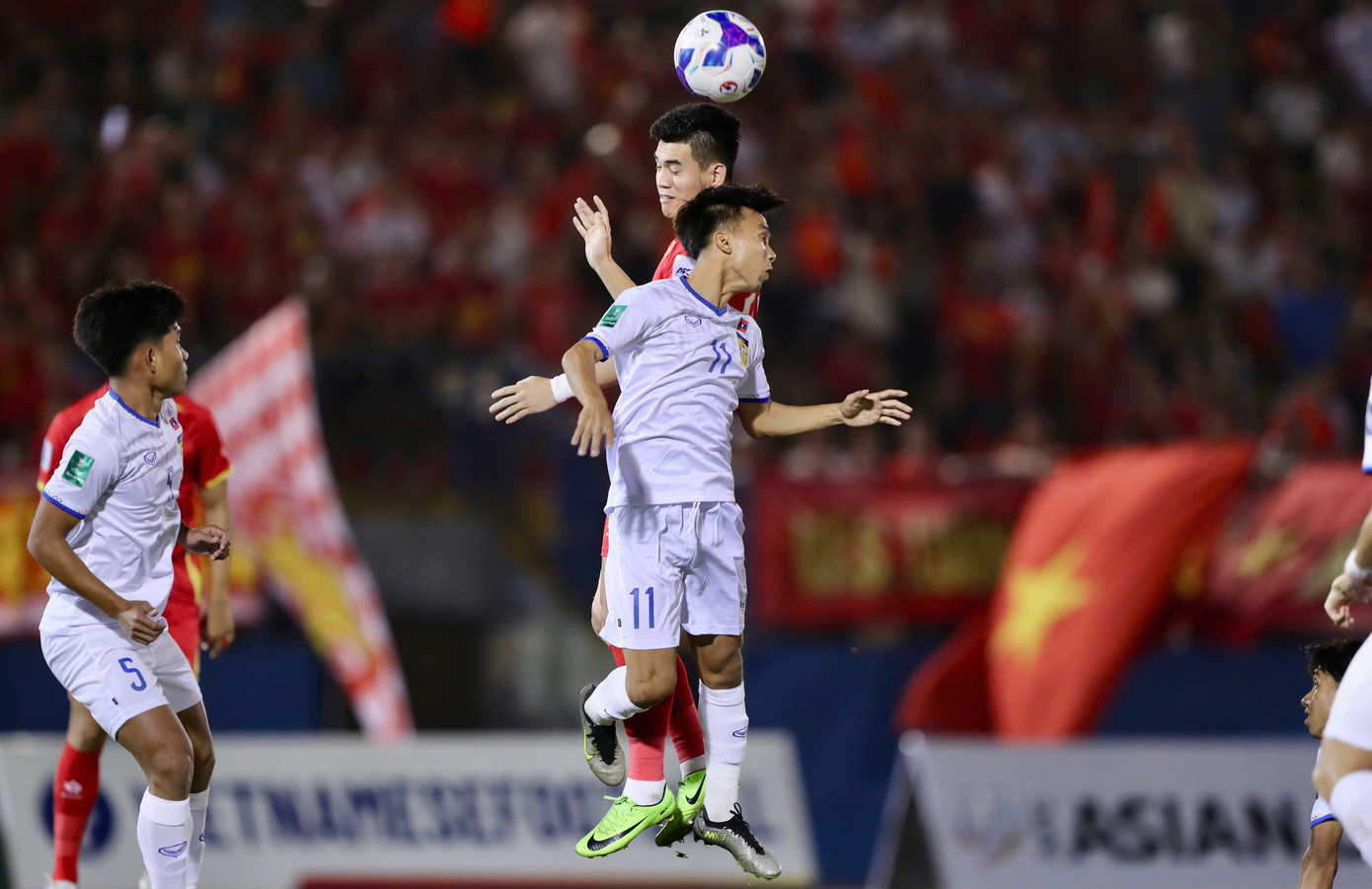 Đội tuyển Việt Nam đại phá Lào ảnh 11