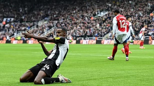 Isak đang chơi cực hay trong đội hình Newcastle.