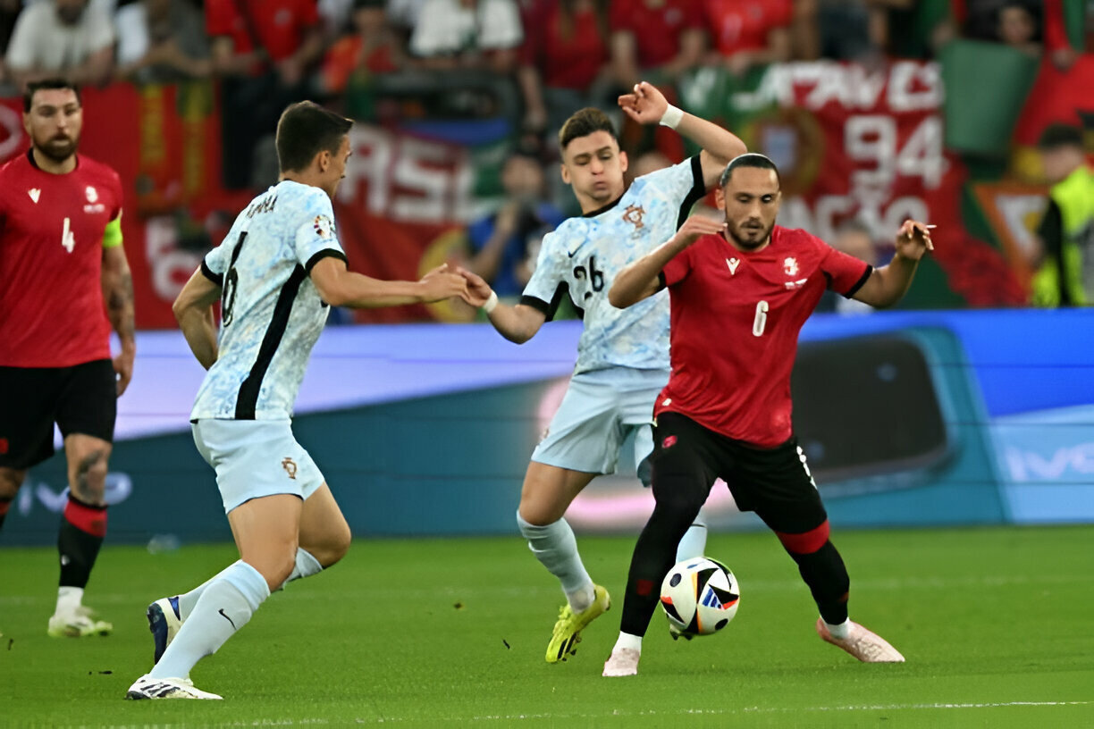 Đánh bại Bồ Đào Nha 2-0, Georgia làm nên lịch sử ảnh 10