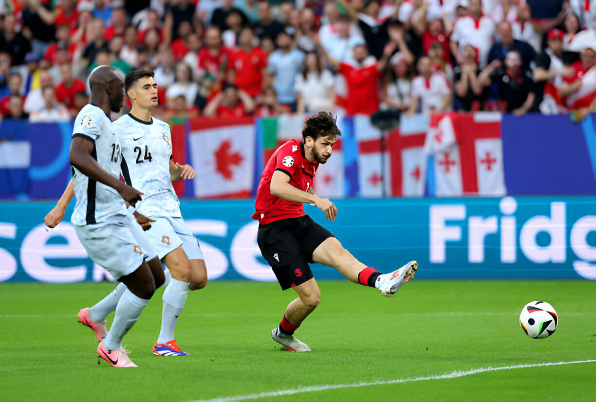 Đánh bại Bồ Đào Nha 2-0, Georgia làm nên lịch sử ảnh 8