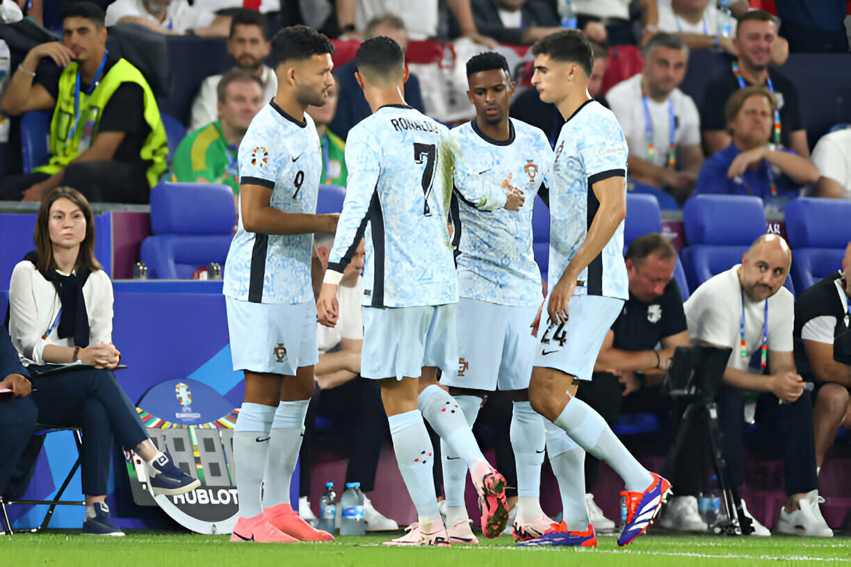 Đánh bại Bồ Đào Nha 2-0, Georgia làm nên lịch sử ảnh 22