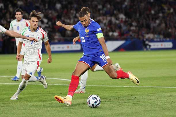 Mbappe chơi nhạt nhòa. Mbappe chơi nhạt nhòa.