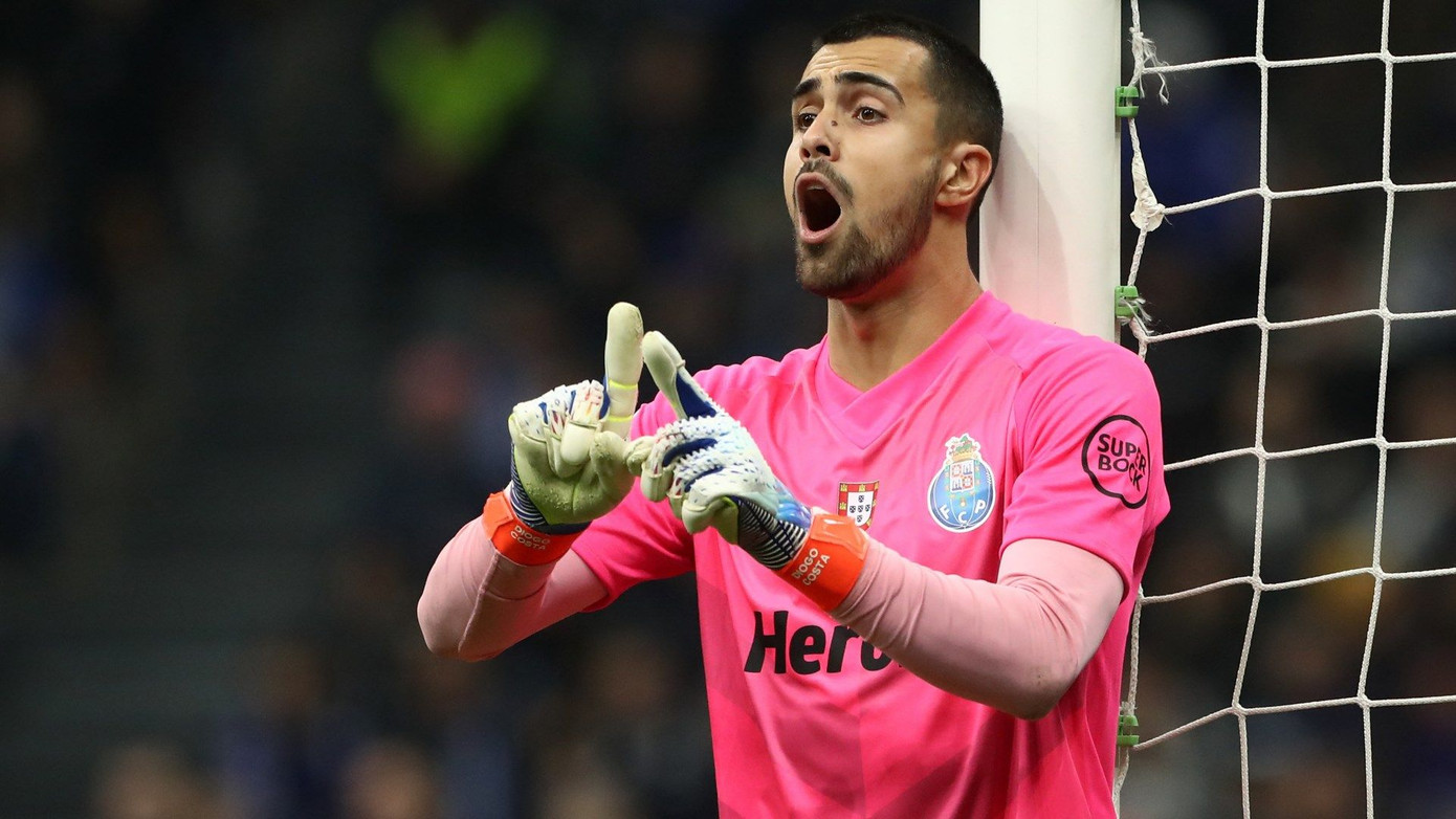 Diogo Costa (Bồ Đào Nha): Trong mùa 2023/24, Costa vươn lên đứng đầu danh sách thủ môn được định giá cao nhất. Ngôi sao của Porto hiện là món hàng &quot;hot&quot; của kỳ chuyển nhượng hè 2024. Chỉ cần tỏa sáng ở EURO 2024, giá trị của thủ môn này sẽ tiếp tục tăng nhanh.