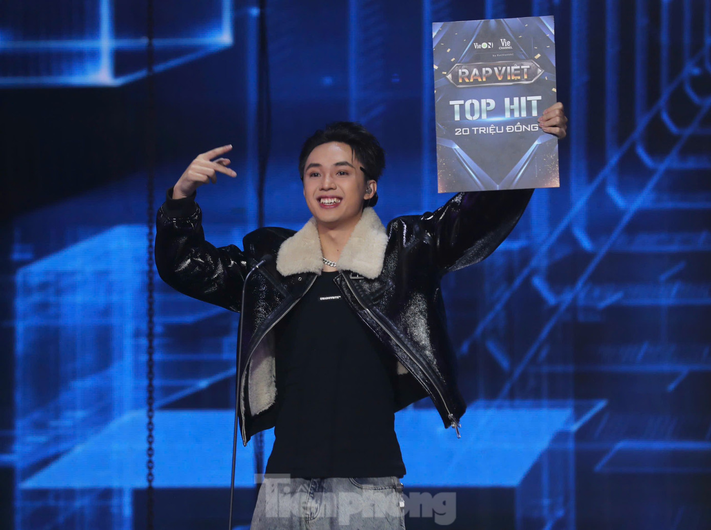 Năm nay, Rap Việt bổ sung 2 giải thưởng phụ để khích lệ thí sinh. Nhật Hoàng thắng ở hạng mục Tiết mục có lượt xem nhiều nhất sau tuần đầu tiên. Danmy, học trò Karik, được vinh danh là thí sinh có sân khấu trình diễn ấn tượng nhất. Hai rapper Manbo và Coolkid là những thí sinh nhận bình chọn cao nhất từ khán giả qua mỗi vòng đấu.